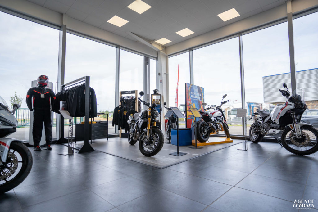 Agence Marsan {Automobile / Ducati Le Mans}